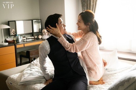 VIP của Jang Nara gây ấn tượng ngay tập mở màn với cái kết sốc - Ảnh 4. VIP của Jang Nara gây ấn tượng ngay tập mở màn với cái kết sốc - Ảnh 4.