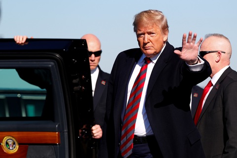 Tổng thống Trump dọa tung bằng chứng thép vụ điều tra luận tội - Ảnh 1. Tổng thống Trump dọa tung bằng chứng thép vụ điều tra luận tội - Ảnh 1.