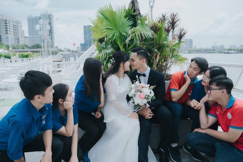 Chụp ảnh cưới tiết kiệm: vui là chính, hoài cổ được xuýt xoa độc đáo - Ảnh 1. Chụp ảnh cưới tiết kiệm: vui là chính, hoài cổ được xuýt xoa độc đáo - Ảnh 1.