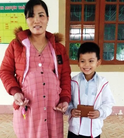 Học sinh lớp 3 nhặt được tiền và vàng, tìm người trả lại - Ảnh 1. Học sinh lớp 3 nhặt được tiền và vàng, tìm người trả lại - Ảnh 1.