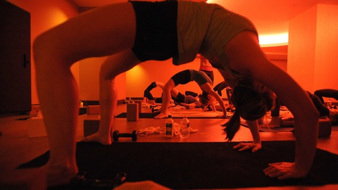 Yoga và những đụng chạm nhạy cảm nói ra không ai chịu nghe - Ảnh 1. Yoga và những đụng chạm nhạy cảm nói ra không ai chịu nghe - Ảnh 1.