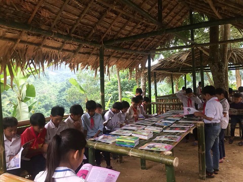 Thư viện xanh nơi lòng hồ Bản Vẽ - Ảnh 1. Thư viện xanh nơi lòng hồ Bản Vẽ - Ảnh 1.