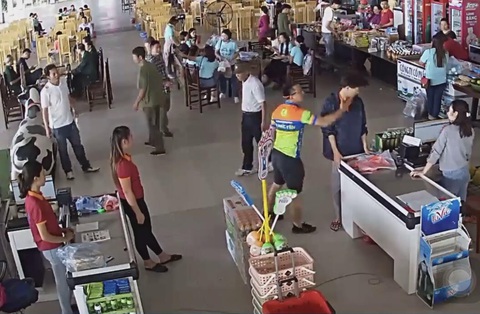 Tạm đình chỉ công tác với thượng úy công an tát nhân viên bán hàng - Ảnh 1. Tạm đình chỉ công tác với thượng úy công an tát nhân viên bán hàng - Ảnh 1.