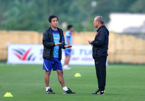 VFF ký hợp đồng 3 năm với trợ lý Lee Young Jin - Ảnh 1. VFF ký hợp đồng 3 năm với trợ lý Lee Young Jin - Ảnh 1.