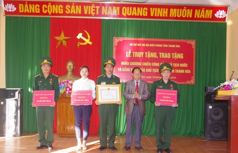 Truy tặng Huân chương chiến công hạng nhất cho thiếu tá đánh án ma túy hi sinh - Ảnh 2. Truy tặng Huân chương chiến công hạng nhất cho thiếu tá đánh án ma túy hi sinh - Ảnh 2.