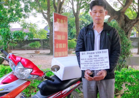 Bắt giữ nghi phạm mua bán, vận chuyển trái phép 1.000 kíp nổ - Ảnh 1. Bắt giữ nghi phạm mua bán, vận chuyển trái phép 1.000 kíp nổ - Ảnh 1.