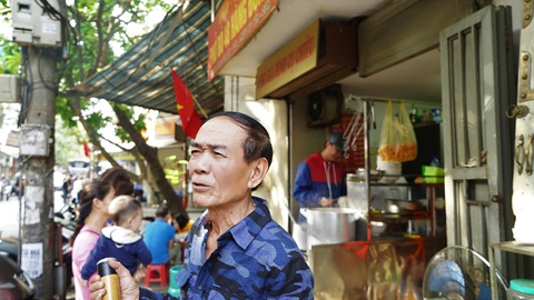 Bí quyết Phở Cụ Chiêu: công phu người đứng thớt - Ảnh 6. Bí quyết Phở Cụ Chiêu: công phu người đứng thớt - Ảnh 6.