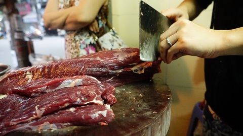 Bí quyết Phở Cụ Chiêu: công phu người đứng thớt - Ảnh 3. Bí quyết Phở Cụ Chiêu: công phu người đứng thớt - Ảnh 3.
