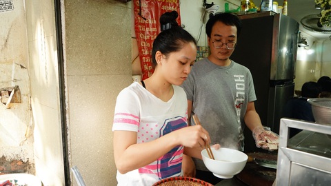 Bí quyết Phở Cụ Chiêu: công phu người đứng thớt - Ảnh 7. Bí quyết Phở Cụ Chiêu: công phu người đứng thớt - Ảnh 7.
