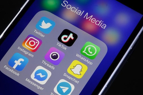 iPhone tự kích hoạt camera, Facebook thừa nhận do lỗi ứng dụng - Ảnh 1. iPhone tự kích hoạt camera, Facebook thừa nhận do lỗi ứng dụng - Ảnh 1.
