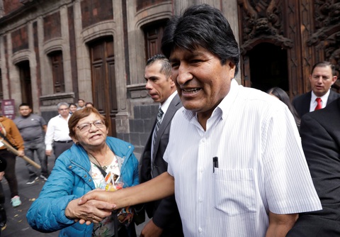 Công nhận tổng thống lâm thời Bolivia, Mỹ bị tố đứng sau âm mưu đảo chính - Ảnh 1. Công nhận tổng thống lâm thời Bolivia, Mỹ bị tố đứng sau âm mưu đảo chính - Ảnh 1.
