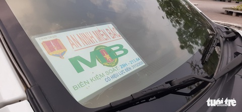 Tạm giữ ôtô ‘An ninh miền Bắc’ gắn đèn ưu tiên vì vi phạm luật giao thông - Ảnh 3. Tạm giữ ôtô ‘An ninh miền Bắc’ gắn đèn ưu tiên vì vi phạm luật giao thông - Ảnh 3.