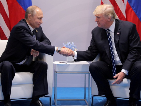 Ông Putin mời ông Trump thăm Nga dịp phô diễn khí tài quân sự - Ảnh 1. Ông Putin mời ông Trump thăm Nga dịp phô diễn khí tài quân sự - Ảnh 1.