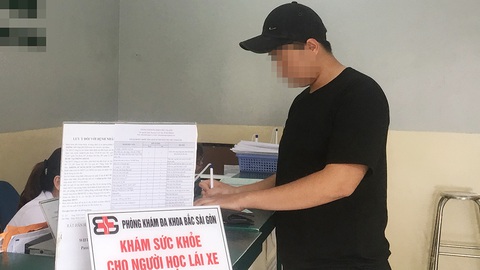 Khám sức khỏe thi bằng lái ôtô: dễ ợt! - Ảnh 2. Khám sức khỏe thi bằng lái ôtô: dễ ợt! - Ảnh 2.