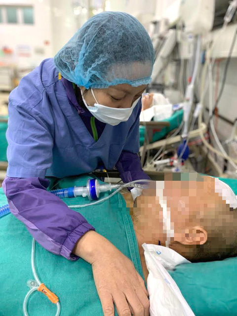 Người vợ ngồi bên chồng suốt đêm dài, ra quyết định khó khăn: hiến tạng chồng - Ảnh 1.