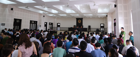 Chủ đầu tư không dự tòa, khách hàng căng băngrôn phản ứng - Ảnh 2. Chủ đầu tư không dự tòa, khách hàng căng băngrôn phản ứng - Ảnh 2.