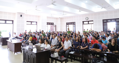 Chủ đầu tư không dự tòa, khách hàng căng băngrôn phản ứng - Ảnh 3. Chủ đầu tư không dự tòa, khách hàng căng băngrôn phản ứng - Ảnh 3.