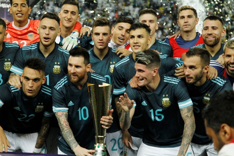 Messi ghi bàn giúp Argentina đánh bại Brazil - Ảnh 1. Messi ghi bàn giúp Argentina đánh bại Brazil - Ảnh 1.