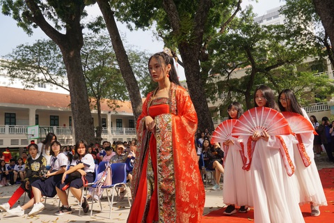 Học sinh thi nhau hóa Trần Quốc Toản, Bảo Đại, Đắc Kỷ, Tutankhamun... - Ảnh 3. Học sinh thi nhau hóa Trần Quốc Toản, Bảo Đại, Đắc Kỷ, Tutankhamun... - Ảnh 3.