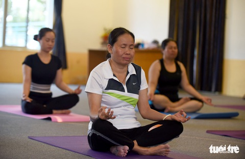 Nữ hộ lý gần 20 năm chăm sóc người dưng - Ảnh 10. Nữ hộ lý gần 20 năm chăm sóc người dưng - Ảnh 10.