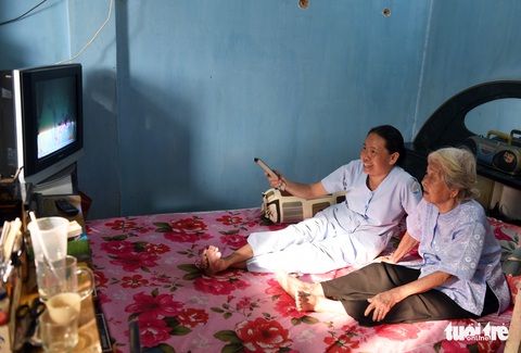 Nữ hộ lý gần 20 năm chăm sóc người dưng - Ảnh 4. Nữ hộ lý gần 20 năm chăm sóc người dưng - Ảnh 4.