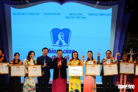 Các em không được chọn nơi sinh ra, nhưng các em có quyền được học chữ - Ảnh 4. Các em không được chọn nơi sinh ra, nhưng các em có quyền được học chữ - Ảnh 4.