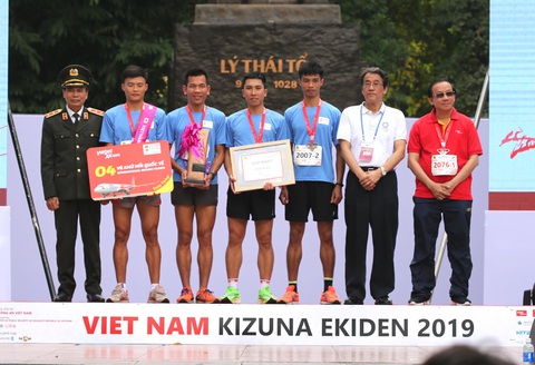 Giải chạy Kizuna Ekiden 2019: Ngày hội thể thao gắn kết tình hữu nghị - Ảnh 1. Giải chạy Kizuna Ekiden 2019: Ngày hội thể thao gắn kết tình hữu nghị - Ảnh 1.