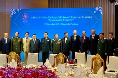 ASEAN tăng cường hợp tác quốc phòng với Trung Quốc, Nhật Bản và Mỹ - Ảnh 1. ASEAN tăng cường hợp tác quốc phòng với Trung Quốc, Nhật Bản và Mỹ - Ảnh 1.