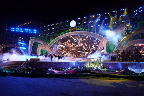 Hàng chục ngàn người tham dự Lễ hội dừa Bến Tre 2019 - Ảnh 3. Hàng chục ngàn người tham dự Lễ hội dừa Bến Tre 2019 - Ảnh 3.