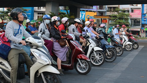 Tưởng niệm nạn nhân tai nạn giao thông 17-11-2019: Tưởng nhớ người đi vì người ở lại - Ảnh 1. Tưởng niệm nạn nhân tai nạn giao thông 17-11-2019: Tưởng nhớ người đi vì người ở lại - Ảnh 1.