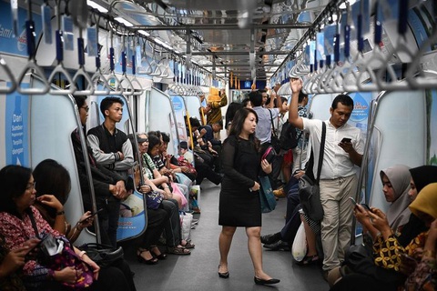 Dân Indonesia thích đi metro, chính quyền làm thêm tuyến thứ 2 - Ảnh 1. Dân Indonesia thích đi metro, chính quyền làm thêm tuyến thứ 2 - Ảnh 1.