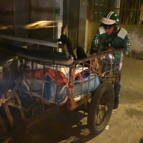 Chuyện đời sau tay lái - Kỳ 2: Những chuyện đẹp sau cuốc xe - Ảnh 2. Chuyện đời sau tay lái - Kỳ 2: Những chuyện đẹp sau cuốc xe - Ảnh 2.