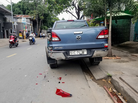 Tài xế quên chìa khóa, xe bị trộm, gây tai nạn liên hoàn - Ảnh 3. Tài xế quên chìa khóa, xe bị trộm, gây tai nạn liên hoàn - Ảnh 3.