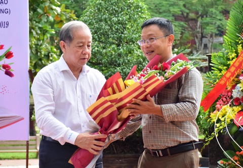 Chủ tịch tỉnh mời chuyên gia tâm lý nói chuyện lay động học sinh Quốc học Huế - Ảnh 1. Chủ tịch tỉnh mời chuyên gia tâm lý nói chuyện lay động học sinh Quốc học Huế - Ảnh 1.