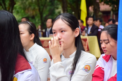 Chủ tịch tỉnh mời chuyên gia tâm lý nói chuyện lay động học sinh Quốc học Huế - Ảnh 2. Chủ tịch tỉnh mời chuyên gia tâm lý nói chuyện lay động học sinh Quốc học Huế - Ảnh 2.