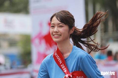 Cuộc đua Kizuna Ekiden của tình bằng hữu, vì an toàn giao thông - Ảnh 3. Cuộc đua Kizuna Ekiden của tình bằng hữu, vì an toàn giao thông - Ảnh 3.