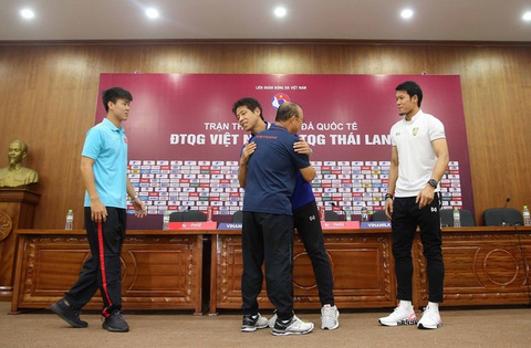 HLV Park Hang Seo: Nhìn ánh mắt các cầu thủ, tôi biết họ rất quyết tâm - Ảnh 3. HLV Park Hang Seo: Nhìn ánh mắt các cầu thủ, tôi biết họ rất quyết tâm - Ảnh 3.