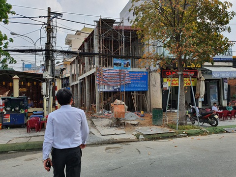 Vì sao đập bỏ nhà vệ sinh 1,6 tỉ đồng sau 1 năm hoạt động để xây mới? - Ảnh 2. Vì sao đập bỏ nhà vệ sinh 1,6 tỉ đồng sau 1 năm hoạt động để xây mới? - Ảnh 2.