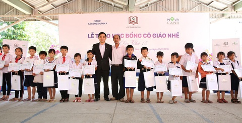 Học bổng cô giáo Nhế - hành trình 15 năm chắp cánh ước mơ - Ảnh 2. Học bổng cô giáo Nhế - hành trình 15 năm chắp cánh ước mơ - Ảnh 2.
