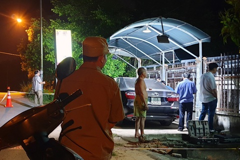 Công an đang điều tra vụ trộm đập kính ôtô lấy đi 1,5 tỉ đồng - Ảnh 1. Công an đang điều tra vụ trộm đập kính ôtô lấy đi 1,5 tỉ đồng - Ảnh 1.