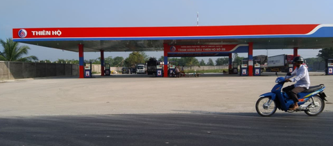 Chủ cây xăng bị phạt gần 50 triệu đồng vì tự ý đấu nối đường vào quốc lộ - Ảnh 1. Chủ cây xăng bị phạt gần 50 triệu đồng vì tự ý đấu nối đường vào quốc lộ - Ảnh 1.
