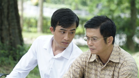 Phim Sinh tử nhầm tên nhân vật lung tung, một nhân vật mang 2 họ - Ảnh 5. Phim Sinh tử nhầm tên nhân vật lung tung, một nhân vật mang 2 họ - Ảnh 5.