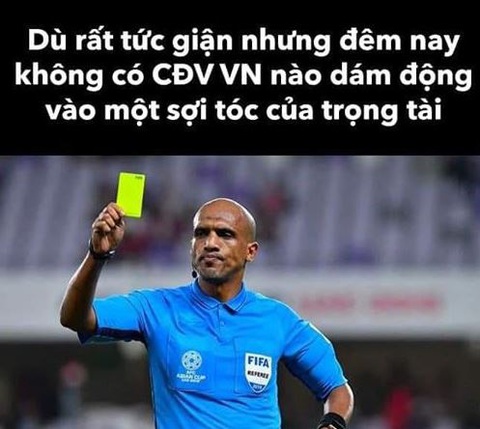 CĐV Việt Nam phẫn nộ chỉ trích trọng tài Ahmed Al-Kaf là đồ ăn cướp - Ảnh 2. CĐV Việt Nam phẫn nộ chỉ trích trọng tài Ahmed Al-Kaf là đồ ăn cướp - Ảnh 2.