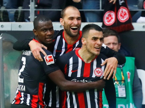 Mất người sớm, Bayern Munich thảm bại trước Frankfurt - Ảnh 2. Mất người sớm, Bayern Munich thảm bại trước Frankfurt - Ảnh 2.