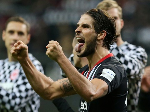Mất người sớm, Bayern Munich thảm bại trước Frankfurt - Ảnh 3. Mất người sớm, Bayern Munich thảm bại trước Frankfurt - Ảnh 3.