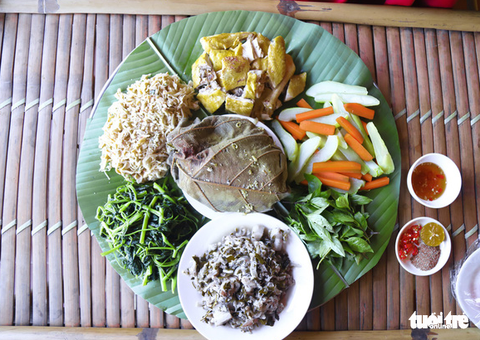 Hồ Hòa Bình sơn thủy hữu tình, núi đồi thơ mộng - Ảnh 17. Hồ Hòa Bình sơn thủy hữu tình, núi đồi thơ mộng - Ảnh 17.