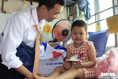 Đại biểu Hội Liên hiệp thanh niên TP.HCM vui chơi cùng bệnh nhi ung thư - Ảnh 7. Đại biểu Hội Liên hiệp thanh niên TP.HCM vui chơi cùng bệnh nhi ung thư - Ảnh 7.