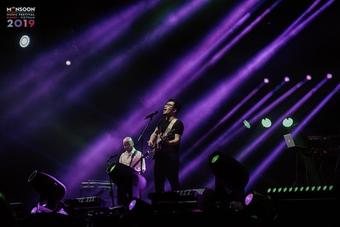 Đội mưa đi Monsoon, lãng mạn hát cùng Vũ. dưới cơn mưa - Ảnh 7. Đội mưa đi Monsoon, lãng mạn hát cùng Vũ. dưới cơn mưa - Ảnh 7.