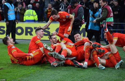 Ramsey tỏa sáng, Xứ Wales đoạt vé dự Euro 2020 - Ảnh 2. Ramsey tỏa sáng, Xứ Wales đoạt vé dự Euro 2020 - Ảnh 2.