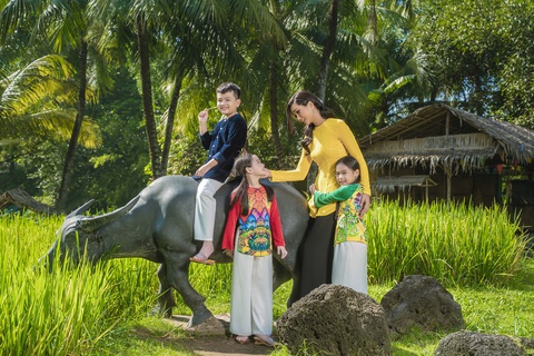 Áo bà ba tươi mới đến bất ngờ - Ảnh 1. Áo bà ba tươi mới đến bất ngờ - Ảnh 1.